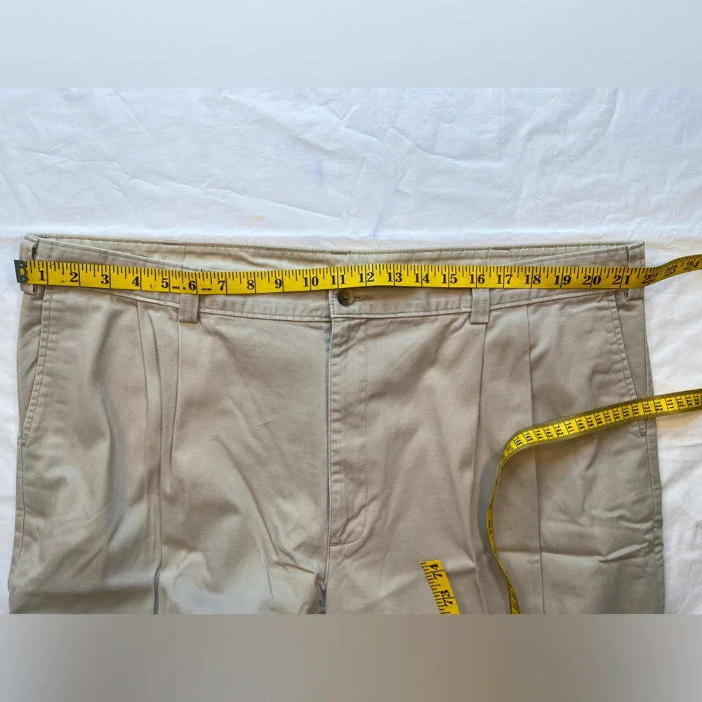 LL Bean Men’s Khaki slacks, front pleats, no cuffs, cotton size W 44” x L‎ 32”